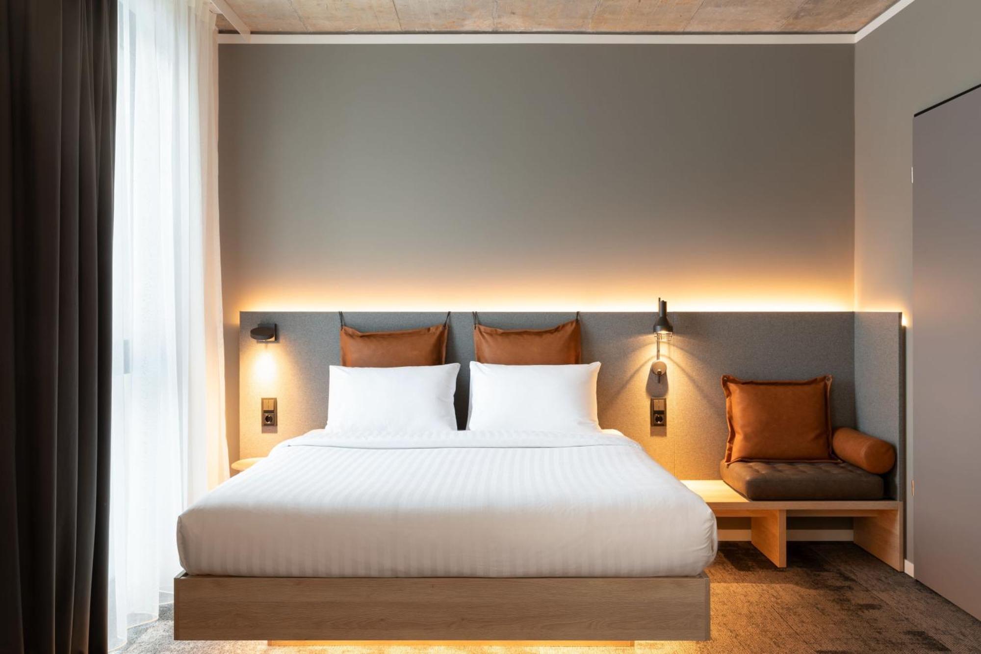 Moxy Outletcity Metzingen Мецинген Екстериор снимка