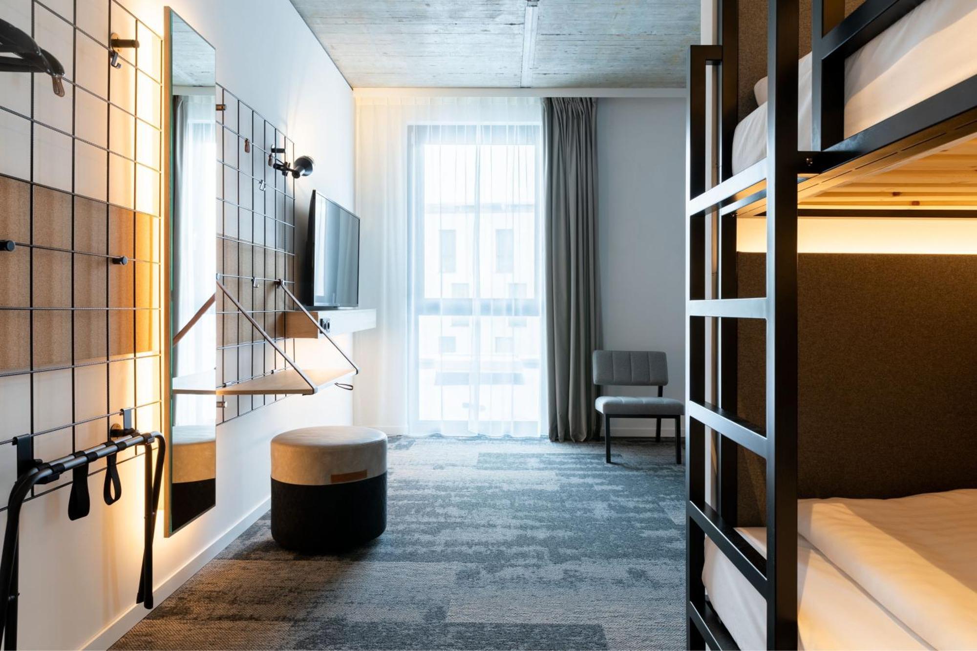 Moxy Outletcity Metzingen Мецинген Екстериор снимка