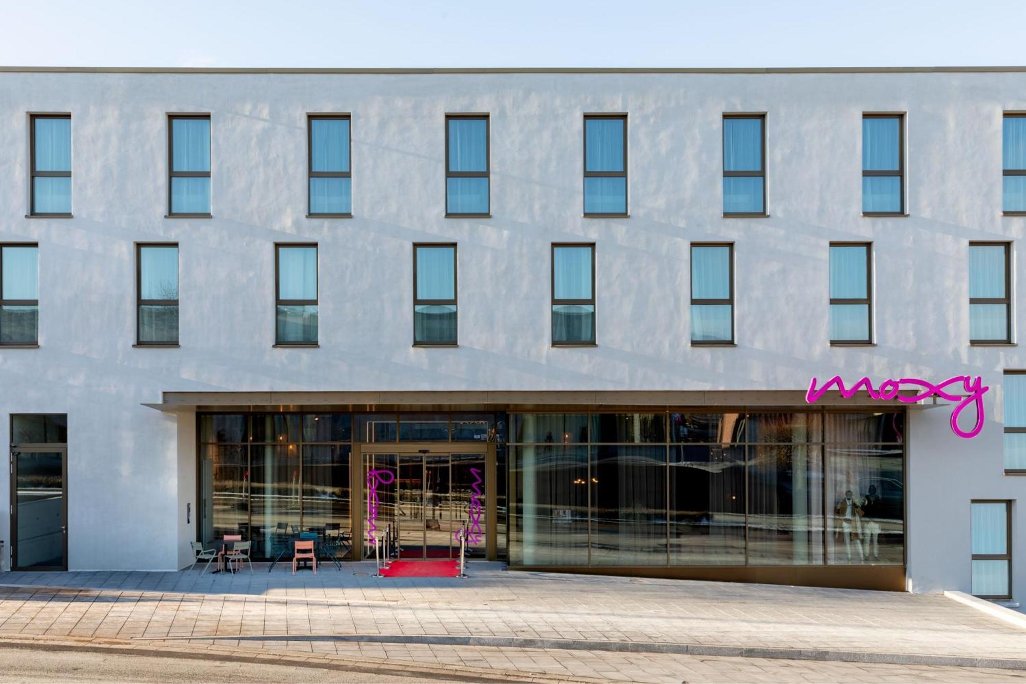 Moxy Outletcity Metzingen Мецинген Екстериор снимка
