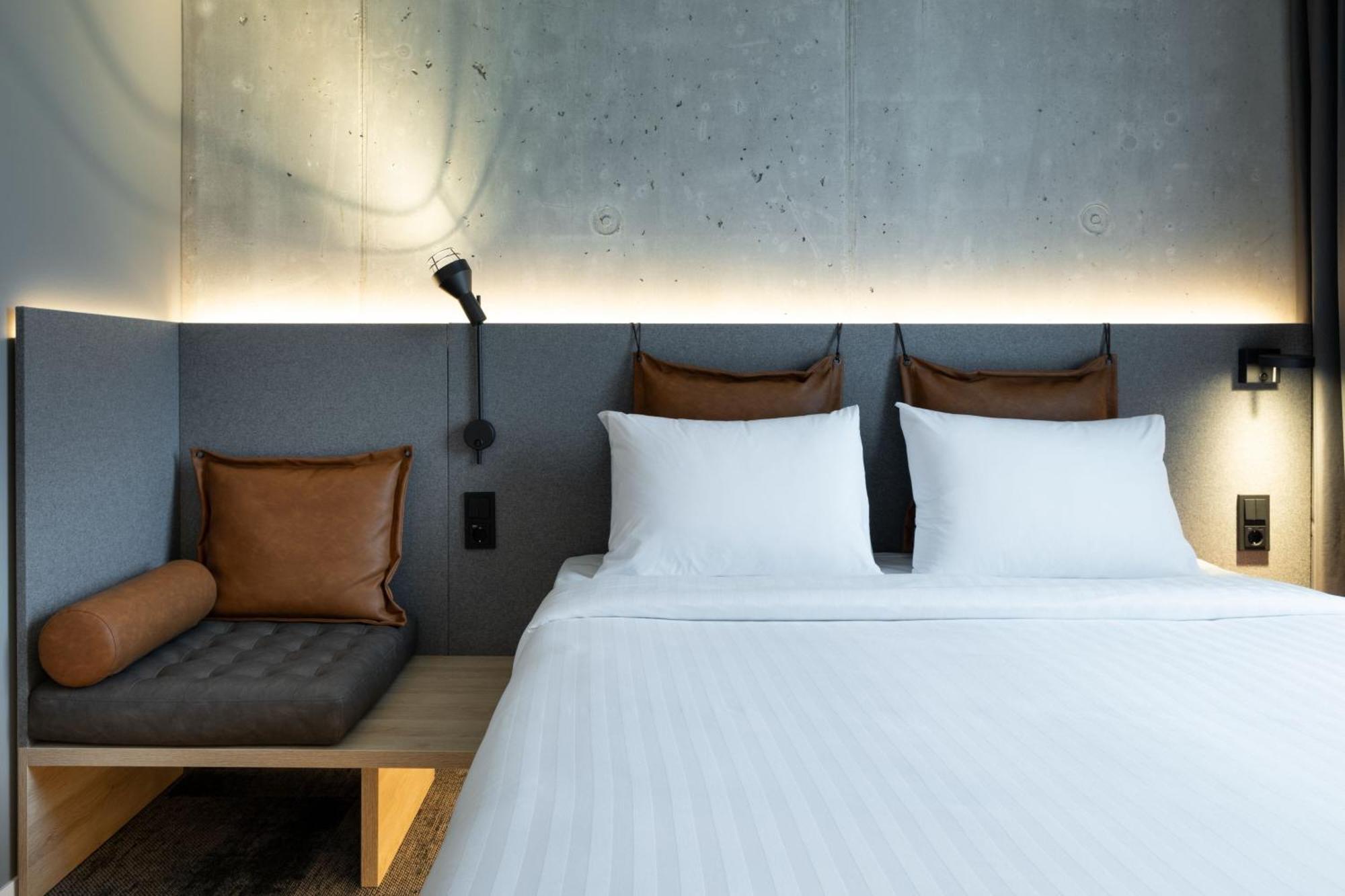 Moxy Outletcity Metzingen Мецинген Екстериор снимка
