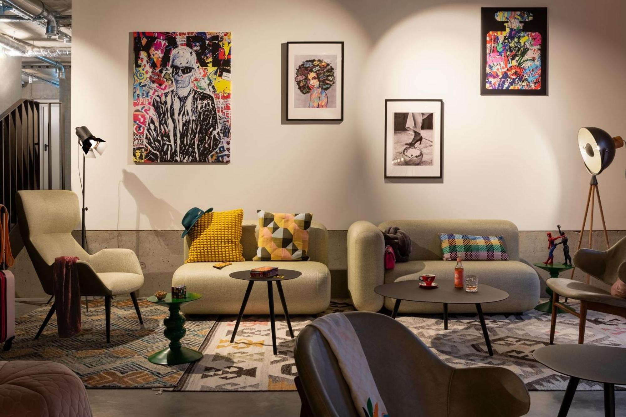 Moxy Outletcity Metzingen Мецинген Екстериор снимка