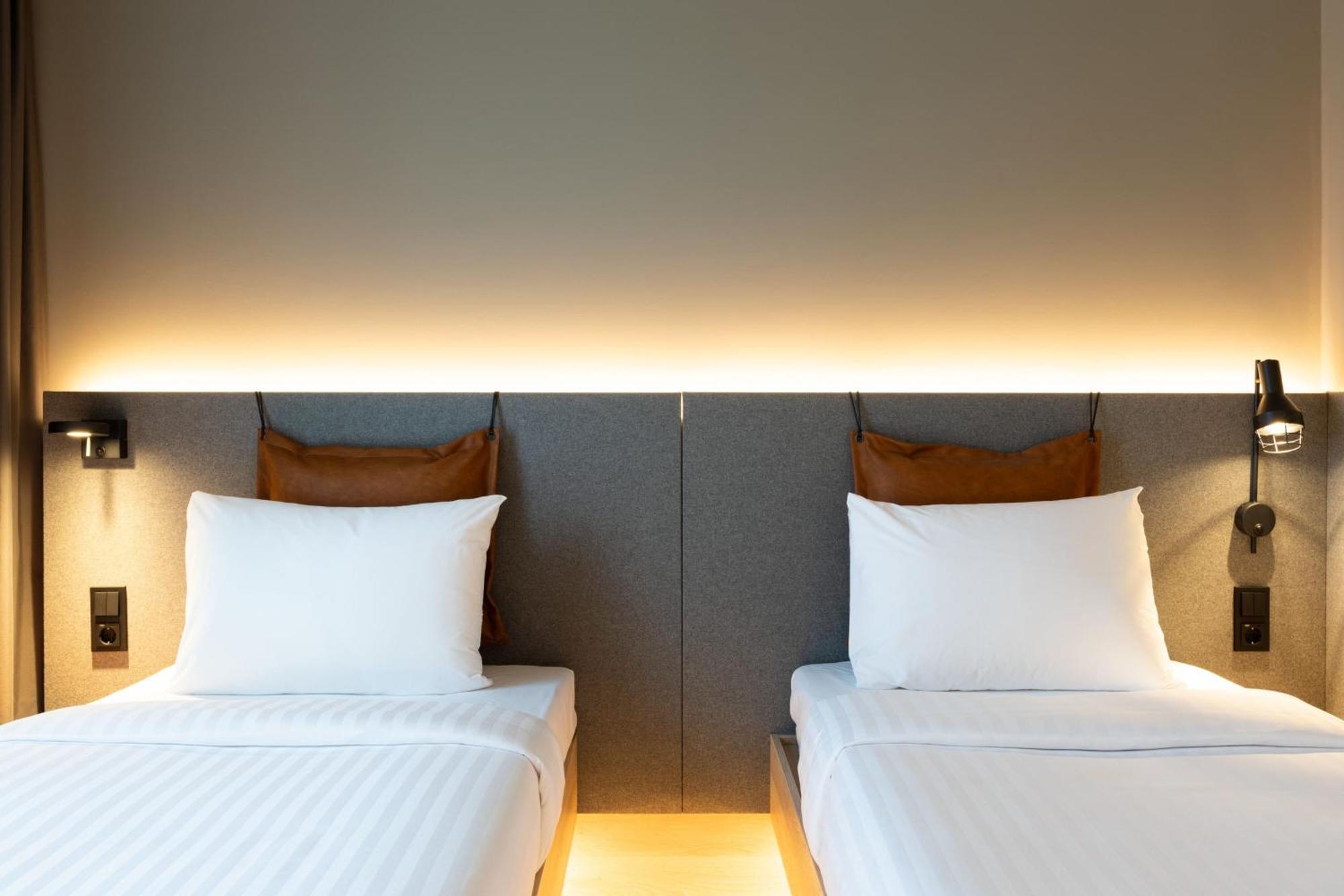 Moxy Outletcity Metzingen Мецинген Екстериор снимка