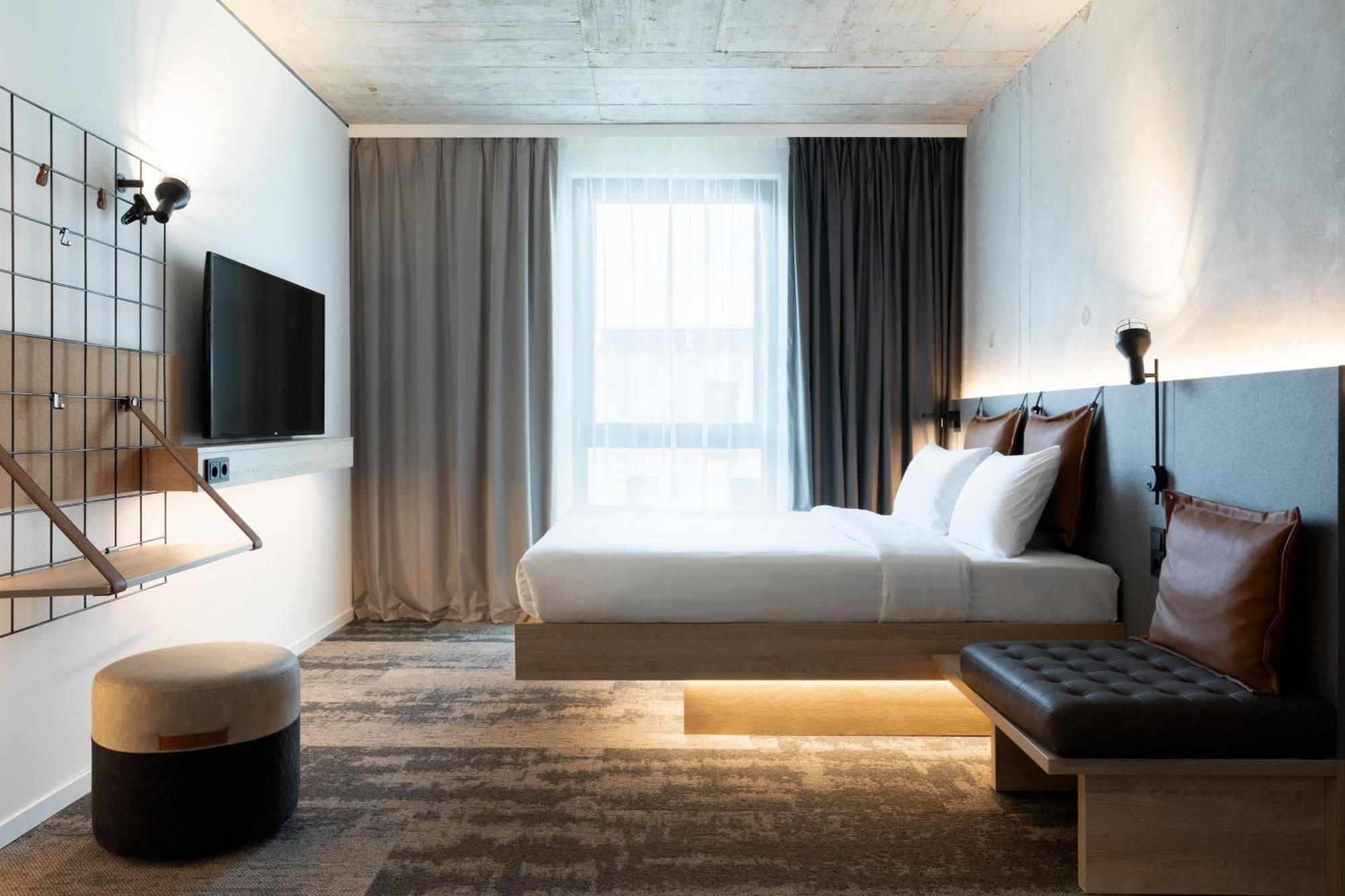 Moxy Outletcity Metzingen Мецинген Екстериор снимка