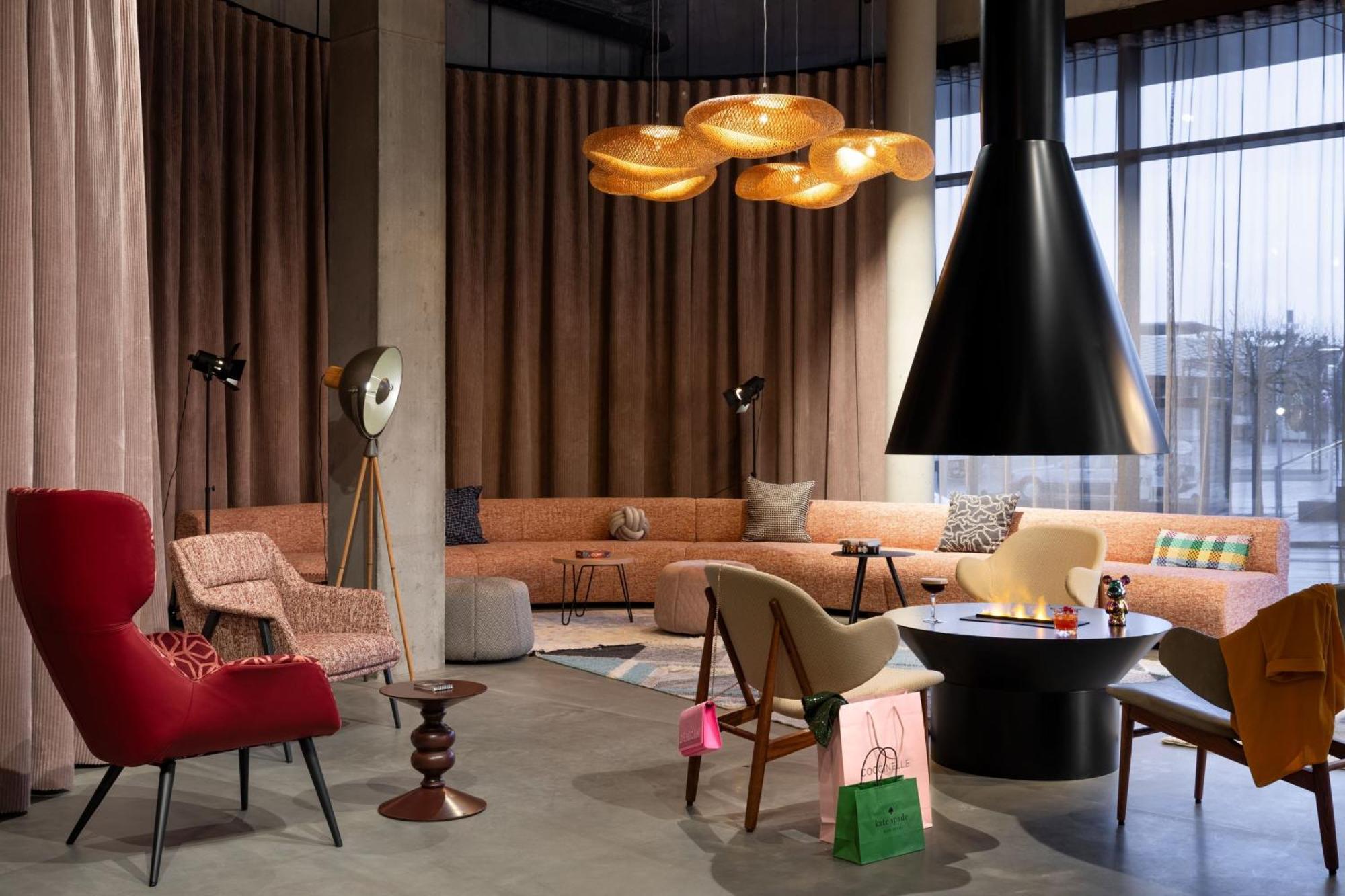 Moxy Outletcity Metzingen Мецинген Екстериор снимка