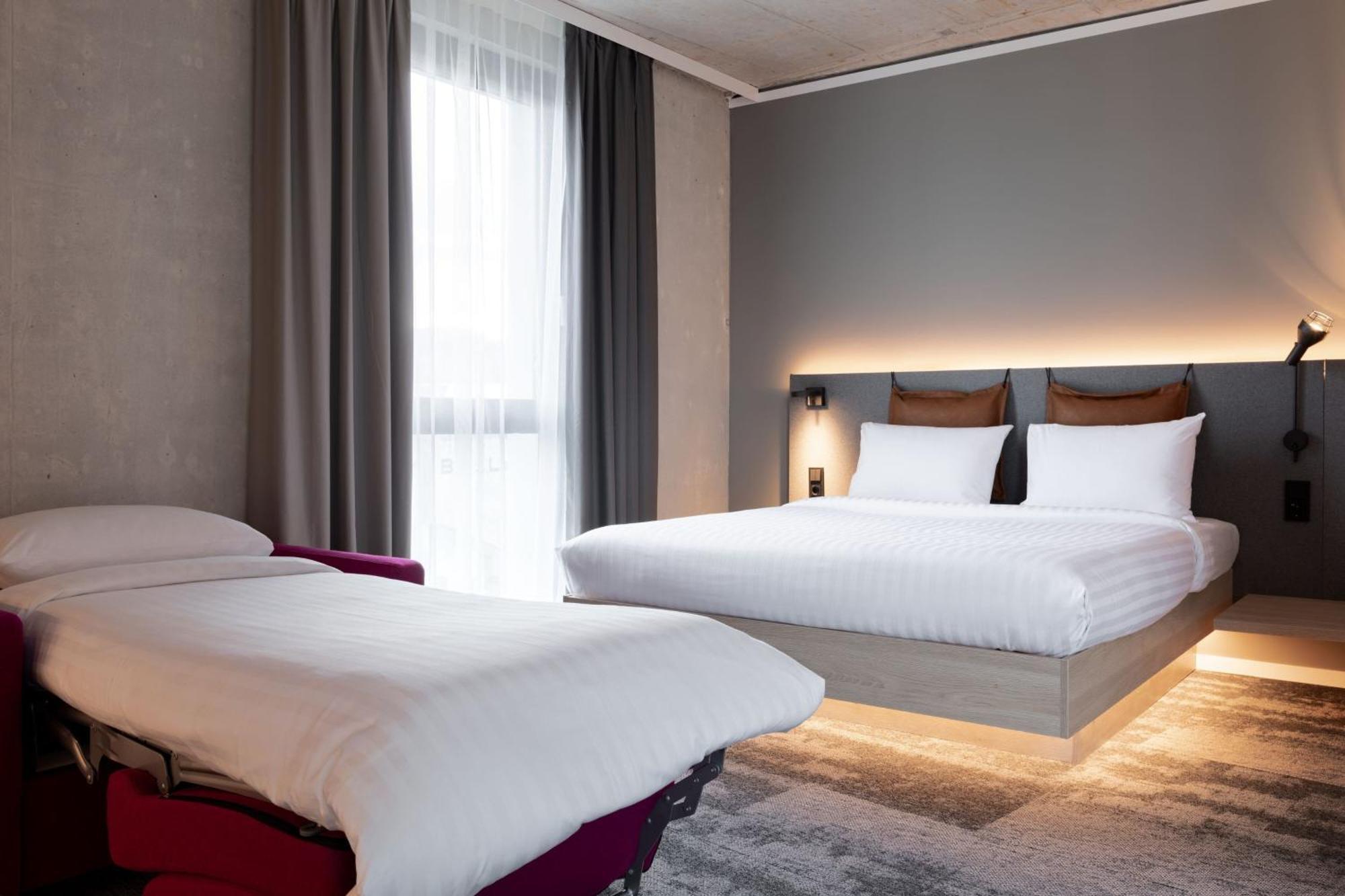 Moxy Outletcity Metzingen Мецинген Екстериор снимка