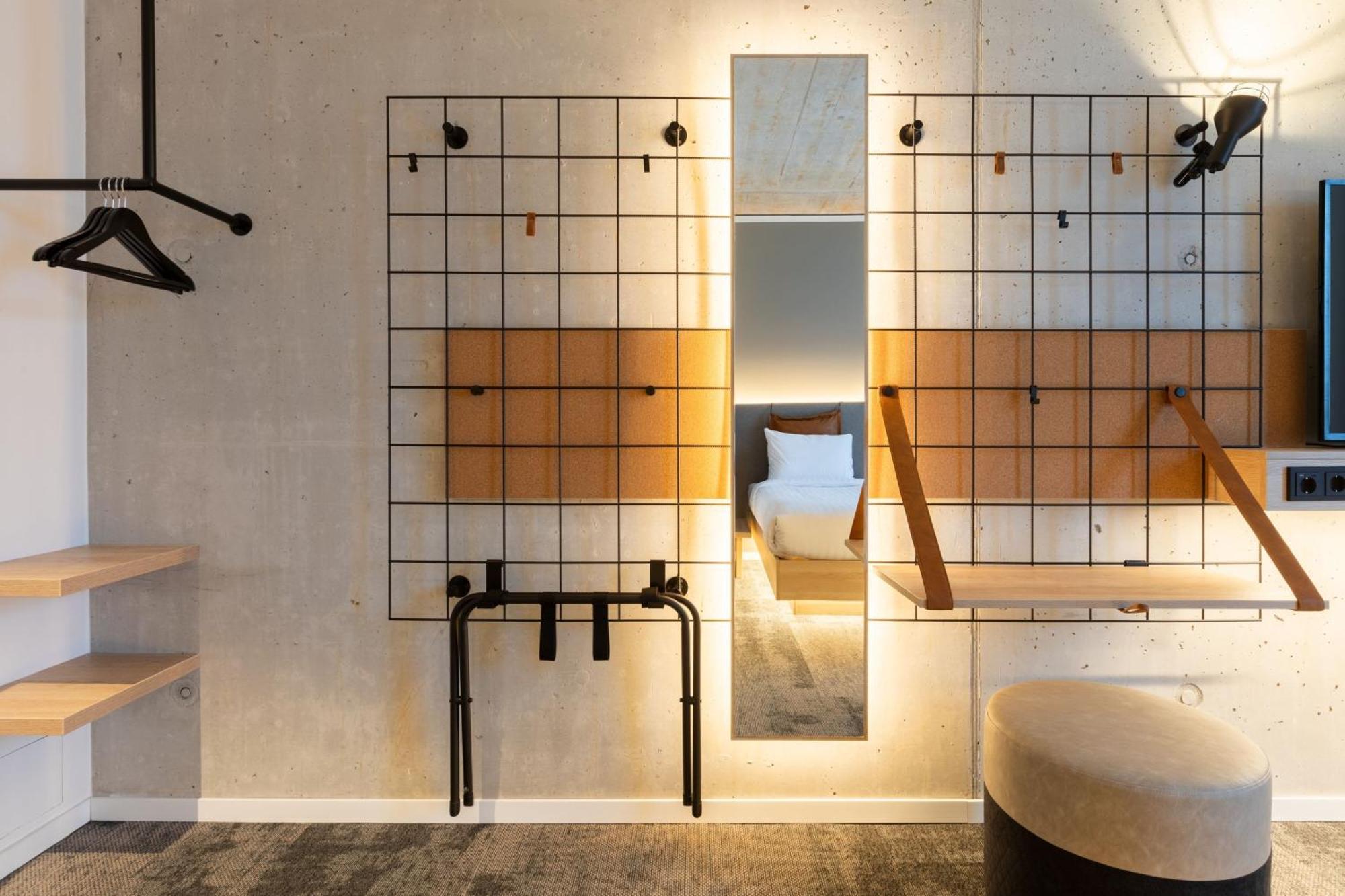 Moxy Outletcity Metzingen Мецинген Екстериор снимка
