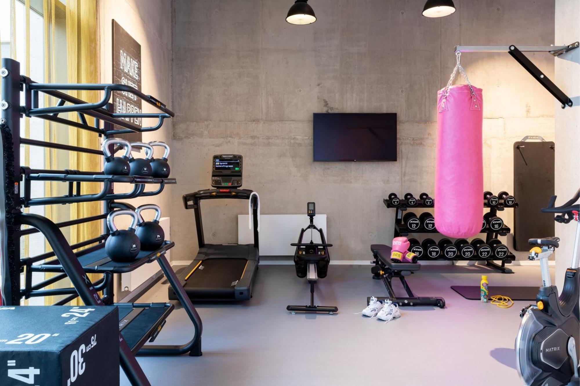 Moxy Outletcity Metzingen Мецинген Екстериор снимка