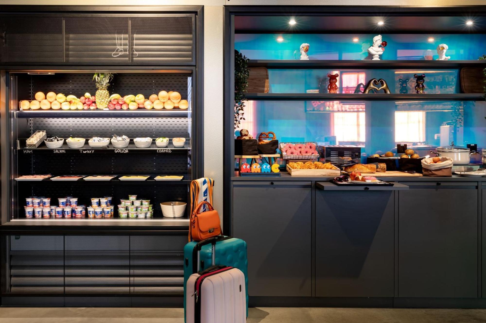 Moxy Outletcity Metzingen Мецинген Екстериор снимка