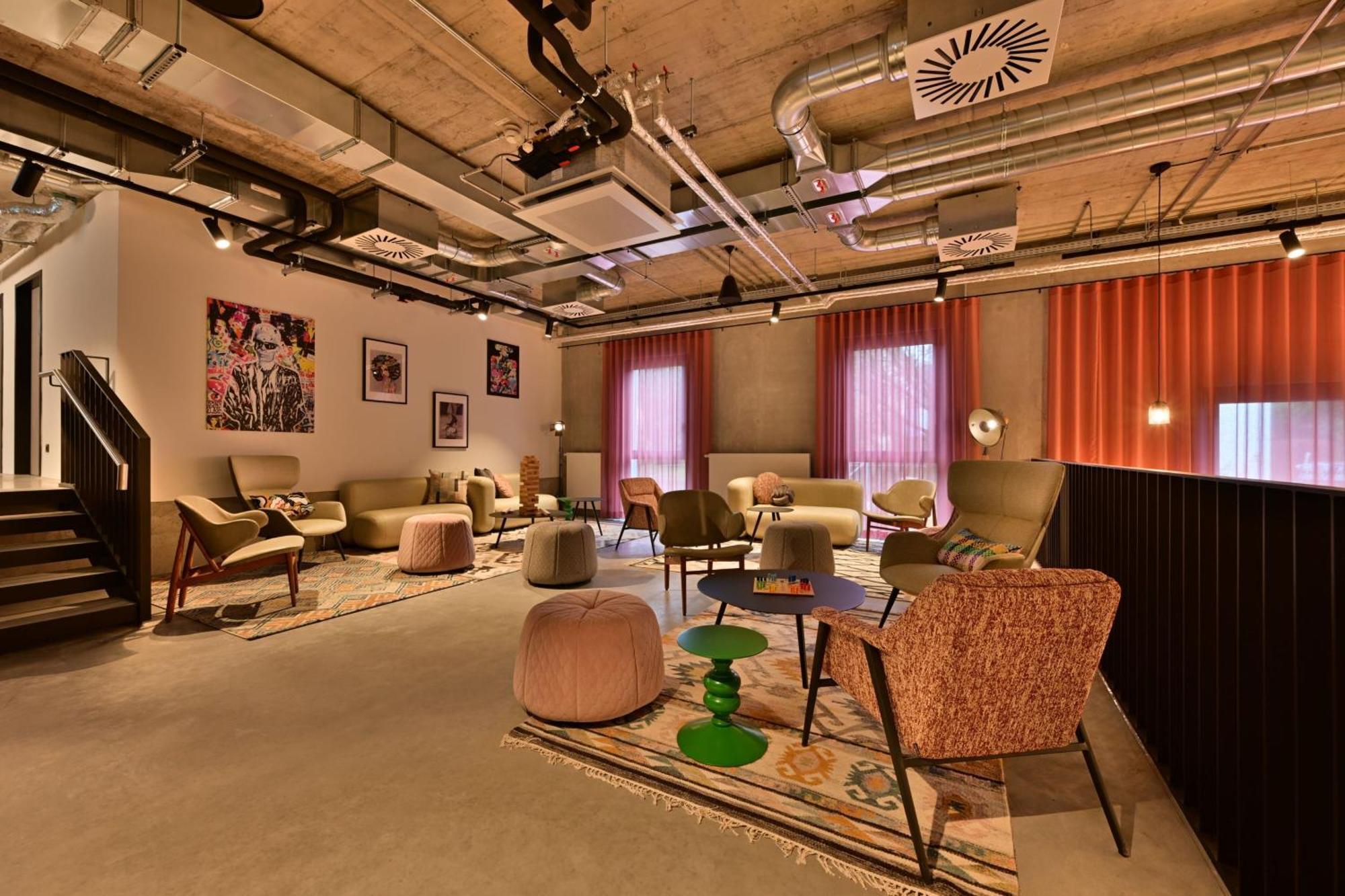 Moxy Outletcity Metzingen Мецинген Екстериор снимка