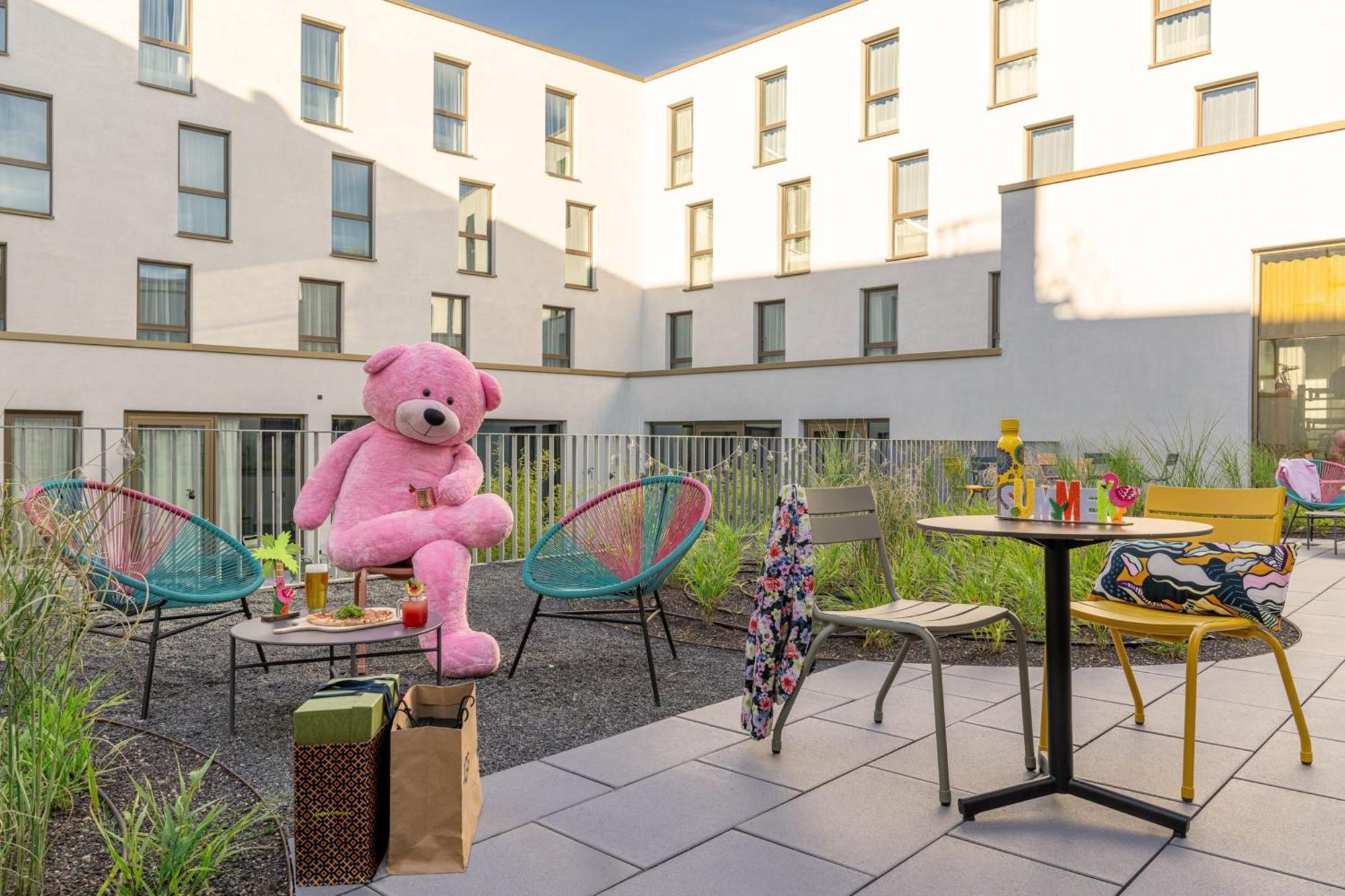 Moxy Outletcity Metzingen Мецинген Екстериор снимка