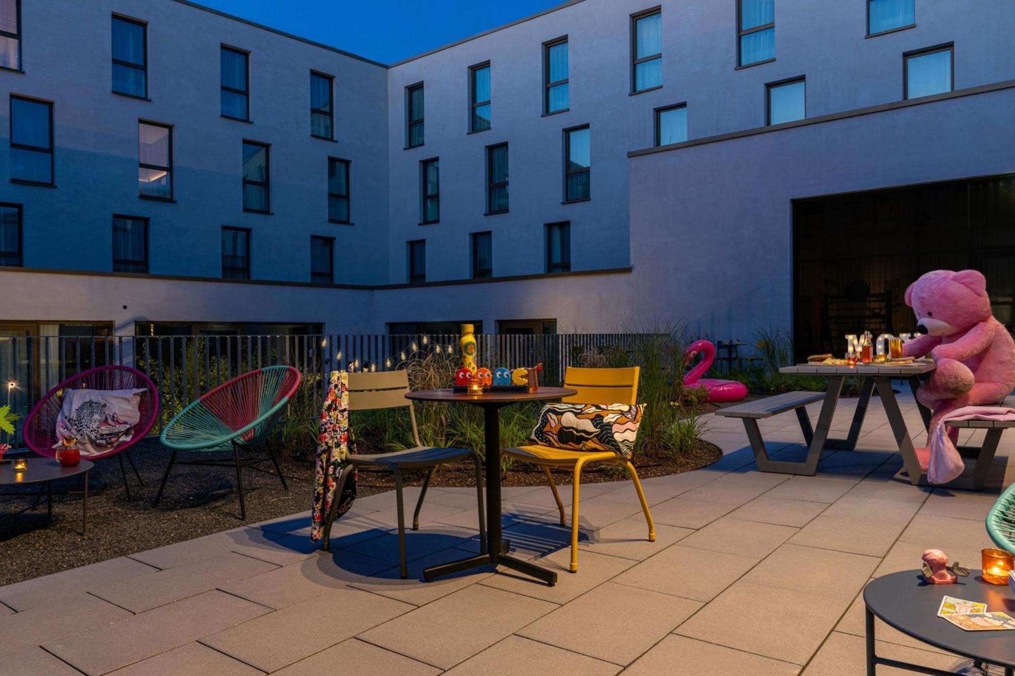 Moxy Outletcity Metzingen Мецинген Екстериор снимка